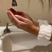 3 Piece - Original USA Spa Headband and Wrist Washband Face Wash Set - Reusable - Prevent Liquids from Spilling Down Your Arms -Birthday/Bridal Party/Skincare/Any Occasion Gift