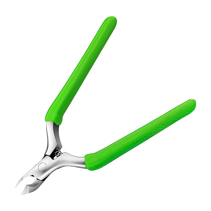 CGBE Cuticle Trimmer, 3/4 Jaw Extremely Sharp Cuticle Nippers, Professional Nail Cuticle Trimmer Tools, Non-Slip Silicone Handle Cuticle Clipper for Nail Care Pedicure Manicure Nail (Green)