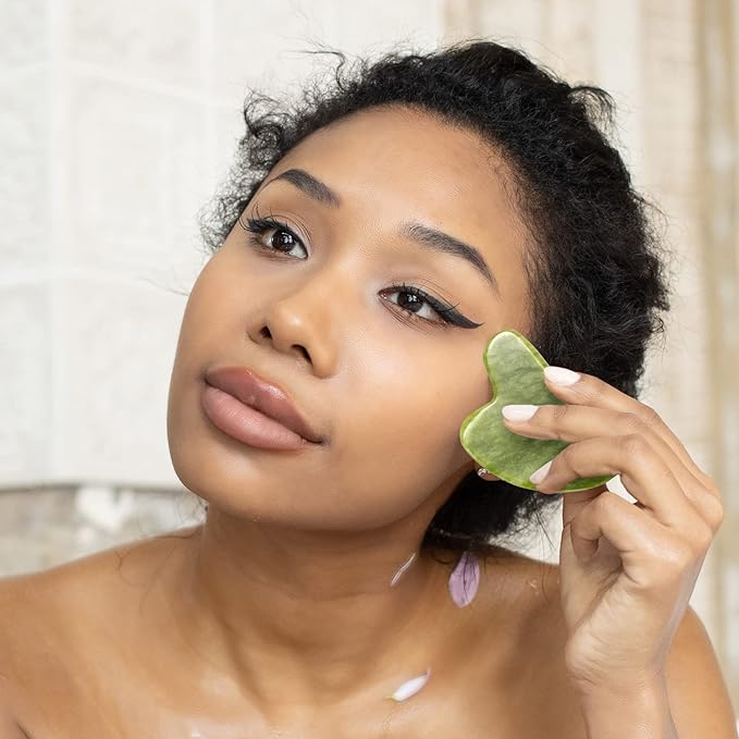 Jade Roller Gua Sha Facial Tools Set,Guasha Facial Massage Tool,Face Roller Skin Massager for Face,Neck and Eye Treatment Facial Roller (Green)