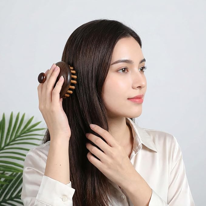 SynHHergyx Wooden Scalp Massager Comb, 2 Pcs Sandalwood Scalp Massager Hair Growth Portable Manual Head Massage Tool Handheld Gua Sha Tool for Woman Men Wet Dry Hair Relaxation Body Head Scalps Care