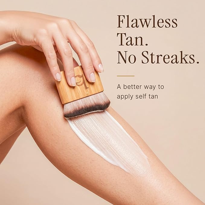 Ultra Soft Self Tanner Brush - Kabuki Brush for Body Foundation & Makeup, Blending Applicator for Tanner, Self Tanning Mitt, Achieves Sunless Streak-Free Fake Tan, Durable & Easy to Clean