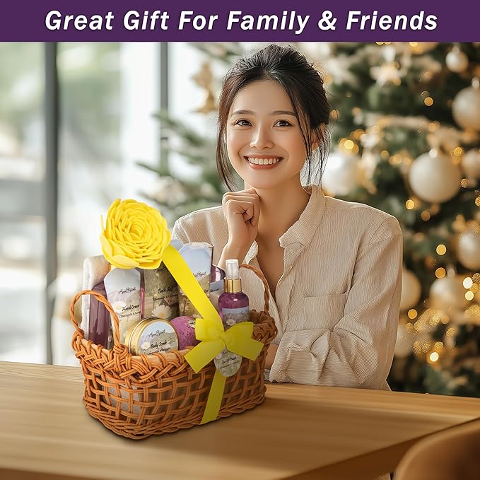 Aqua Elegante Spa Basket For Women - Deluxe Bath Set with Wash, Bubble Bath, Lotion, Salts, Body Scrub, Towel, Shower Puff, Bathbombs, Reusable Basket, Gifts for Mom, Wife, Her - Lavender & Chamomile