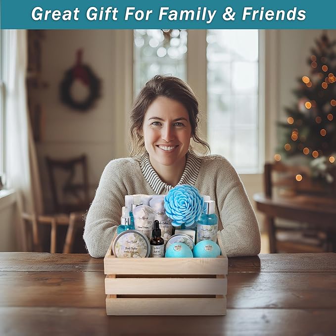 Aqua Elegante Full Spa Gift Set - 15 Piece Premium Bath Basket with Wash, Bubbles, Lotion, Salts, Body Scrub, Towel, Shower Puff, Bathbombs, Reusable Basket, Gifts for Women - Jasmine & Lavender