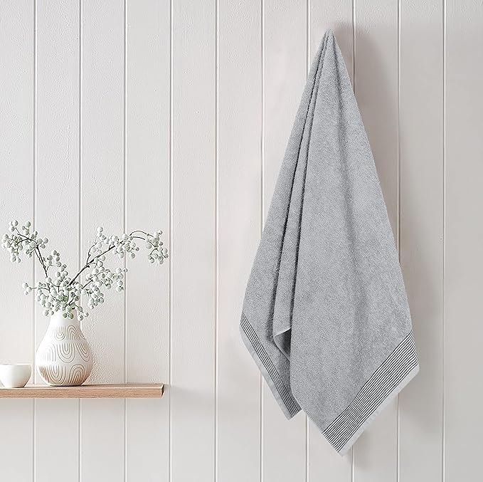 Belizzi Home Ultra Soft 2 Pack Oversized Bath Towel Set 28x55 inches, 100% Cotton Large Bath Towels, Ultra Absorbant Compact Quickdry & Lightweight Towel, Ideal for Gym Travel Camp Pool - Light Grey